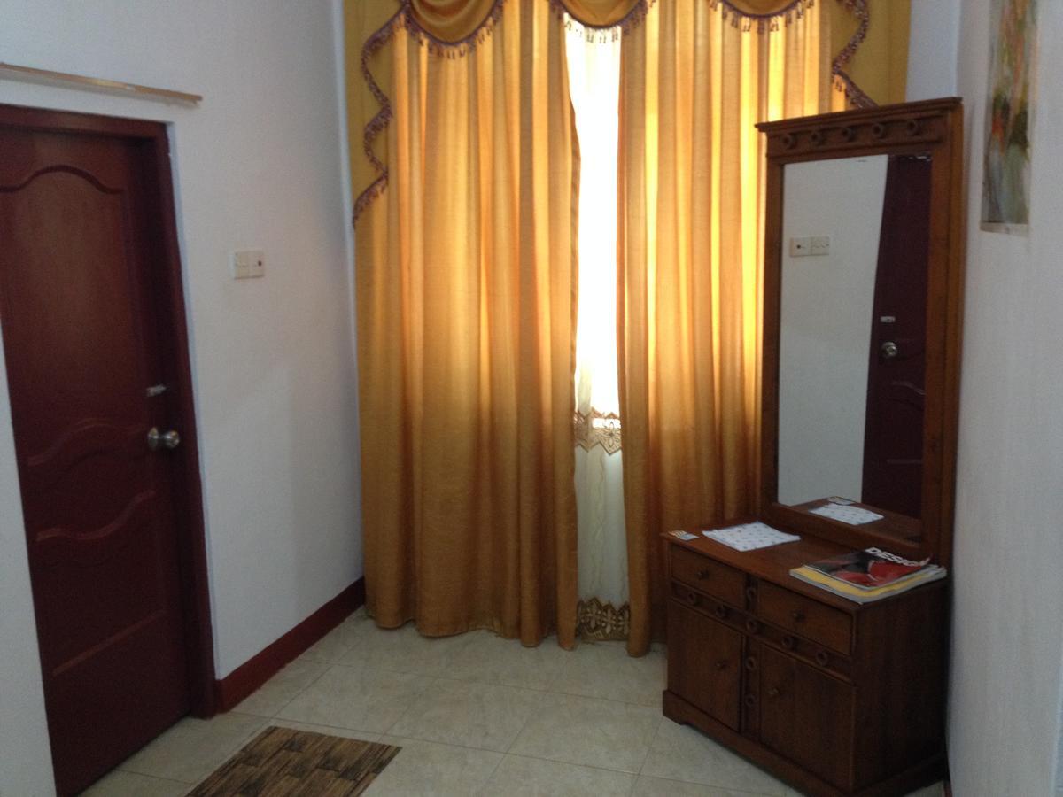 Hotel Blue Whale Jaffna Exterior photo